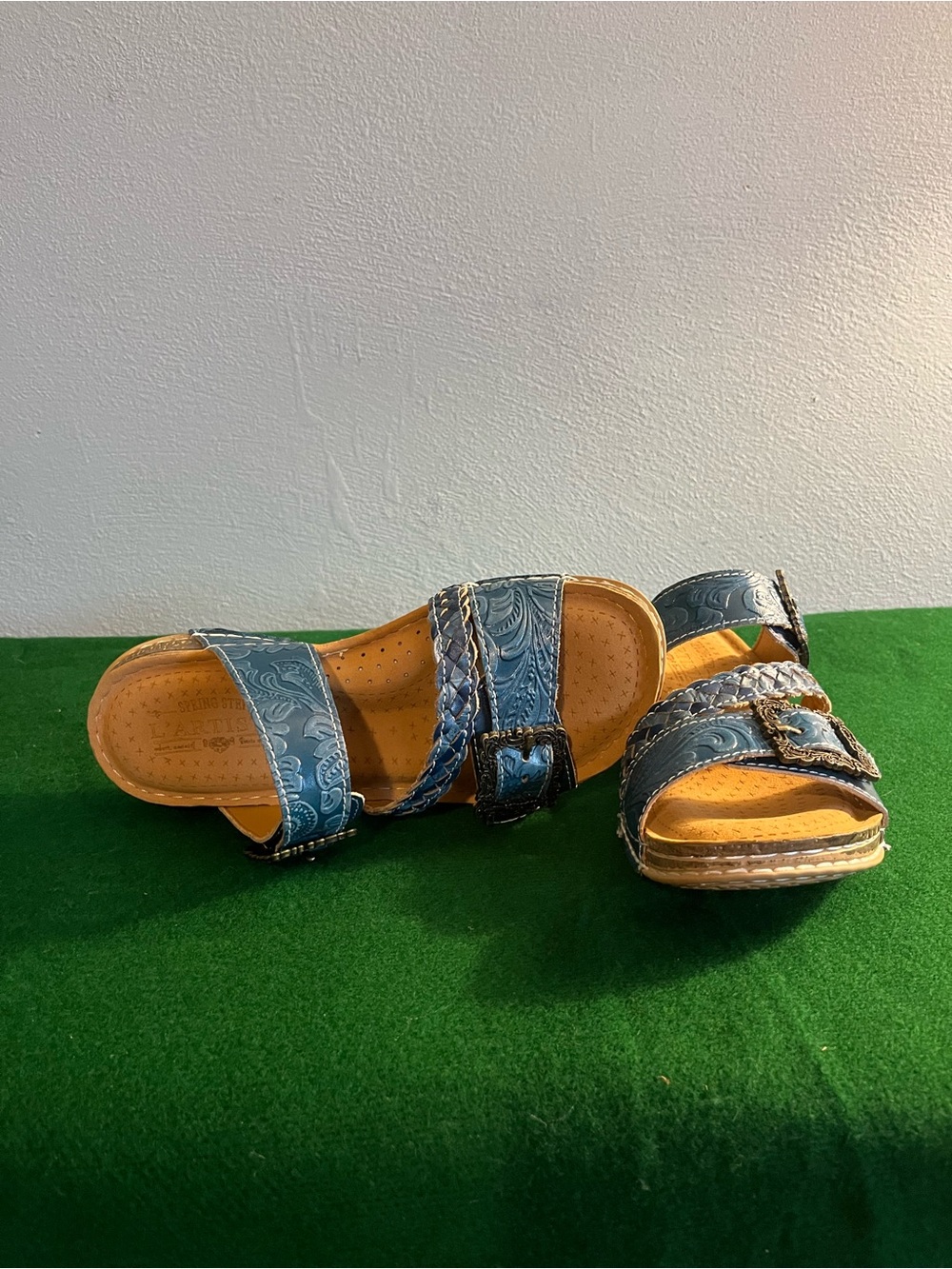 L'Artiste Spring Step Size 38 Blue Astra‎ Sandals Embossed Leather Ornate Buckle - Picture 5 of 11